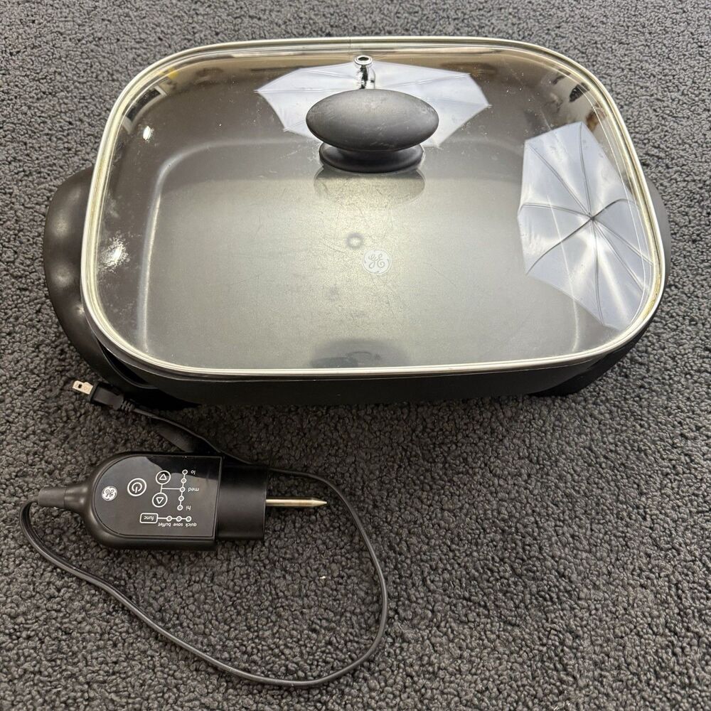 General Electric Model #169216 16"x12" Elecrtic Skillet Black with Clear Lid